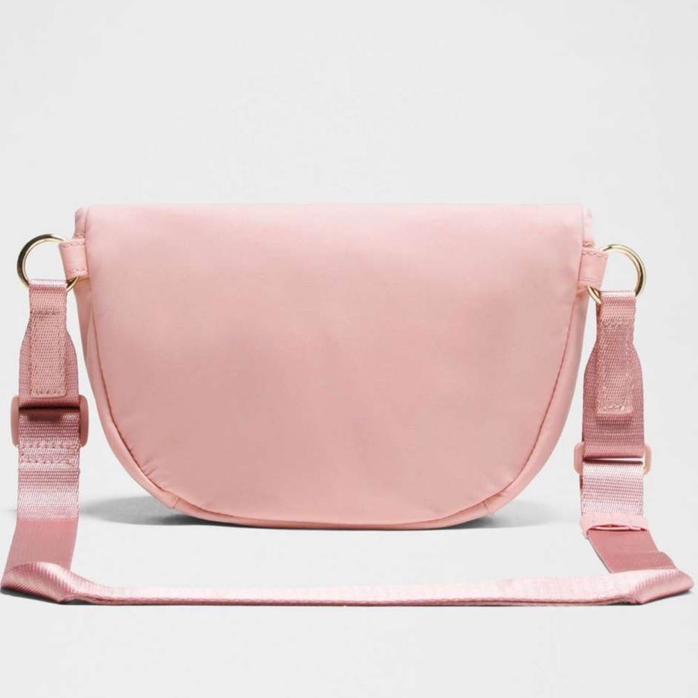 NWT Lululemon All Night Festival Bag *Micro 2L / Pink Haze / Gold - Picture 2 of 4